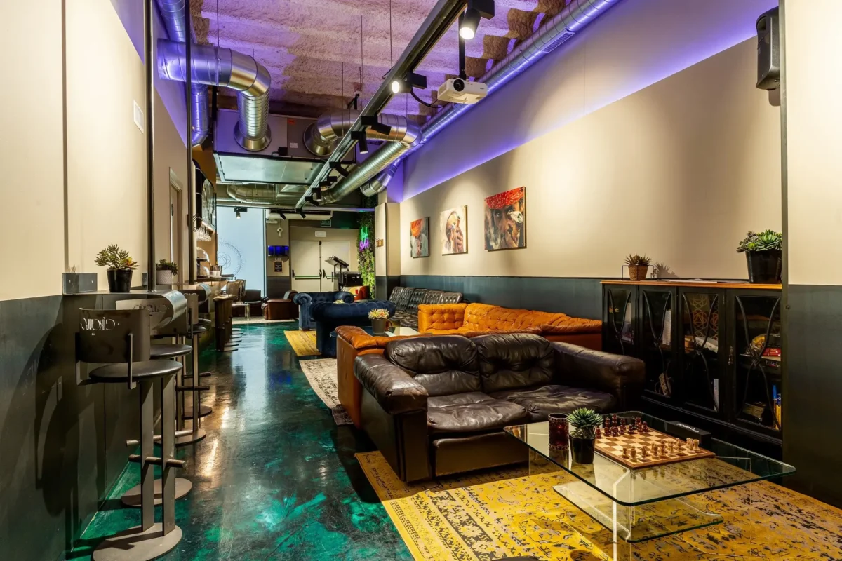 Green Guyz Madrid — The Urban Vibe Lounge